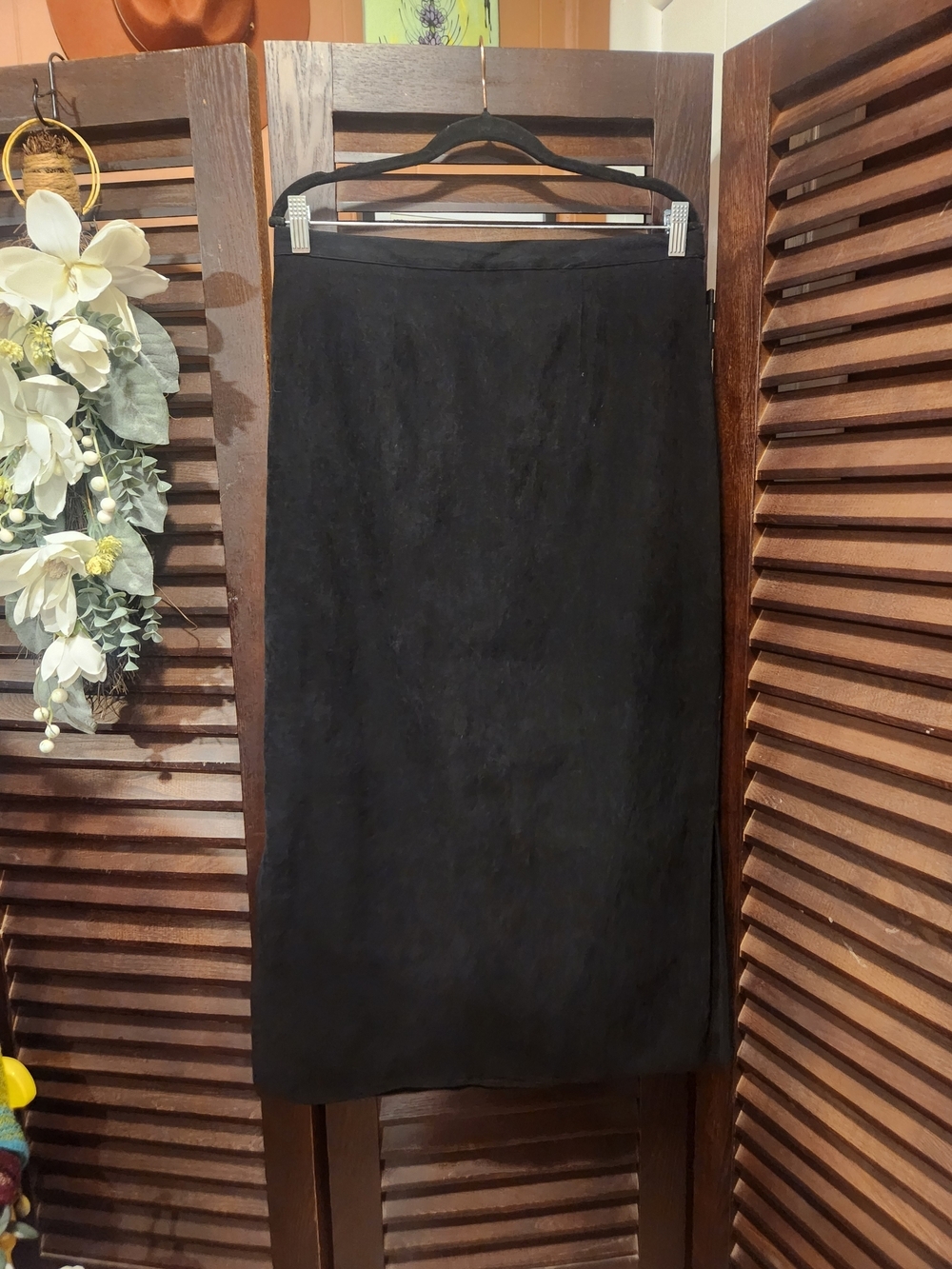 Notations Black Maxi Skirt with Sleek Straight Silhouette